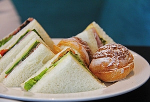Tomato ham bread
