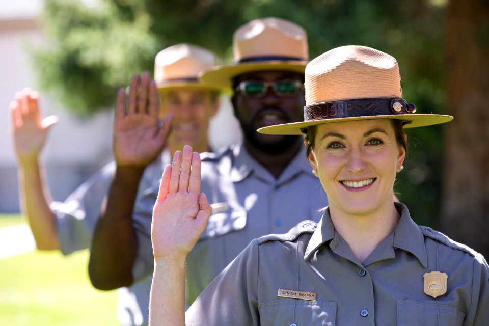 Take the Yellowstone Pledge!