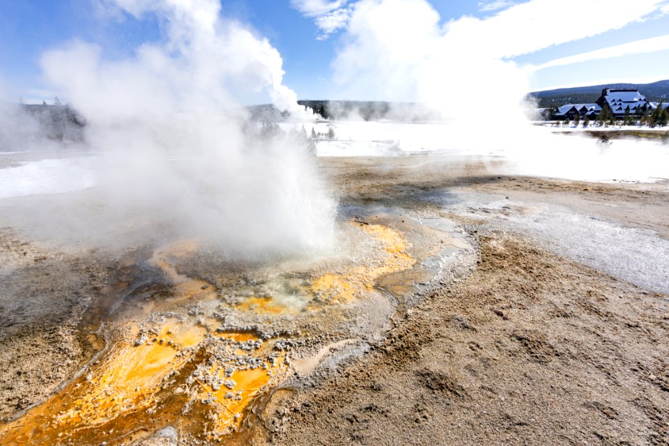 Anemone Geyser erupts during Old Faithful steam phase