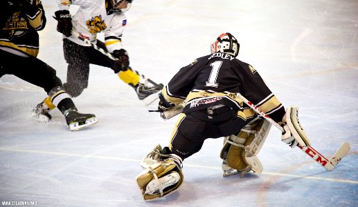 Ice Hockey - Bracknell Bees Vs Milton Keynes Lightning
