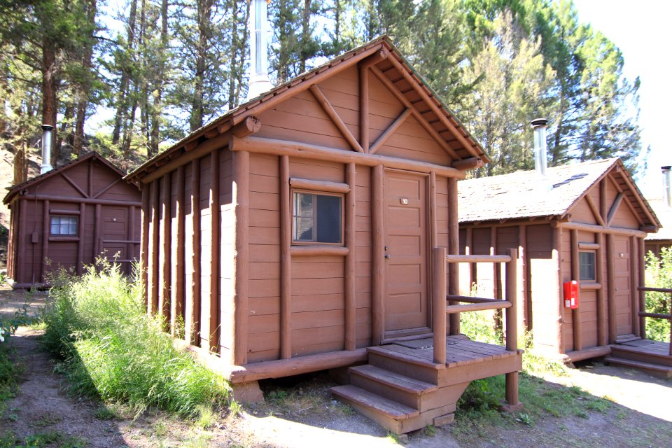 Roosevelt Lodge cabins