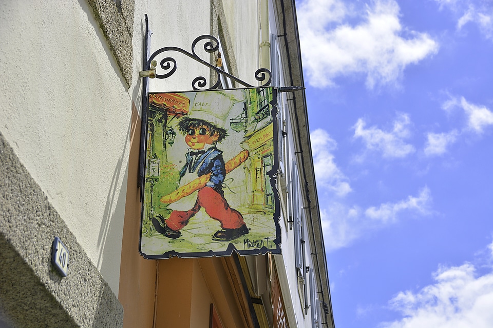 Boulanger baker's boy colors