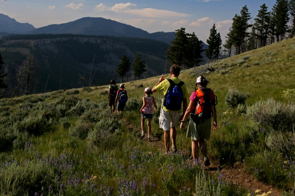 Hikers on Bunsen Peak Trail