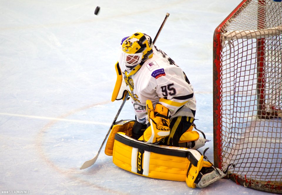 Ice Hockey - Bracknell Bees Vs Milton Keynes Lightning