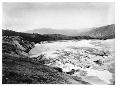 Mammoth Hot Springs photo