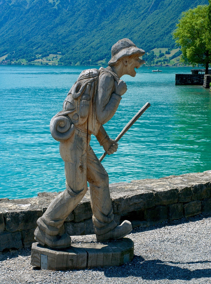Wanderer holzfigur carving
