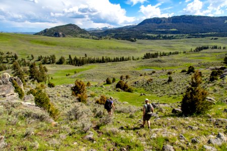 Hiking down Hellroaring Mountain