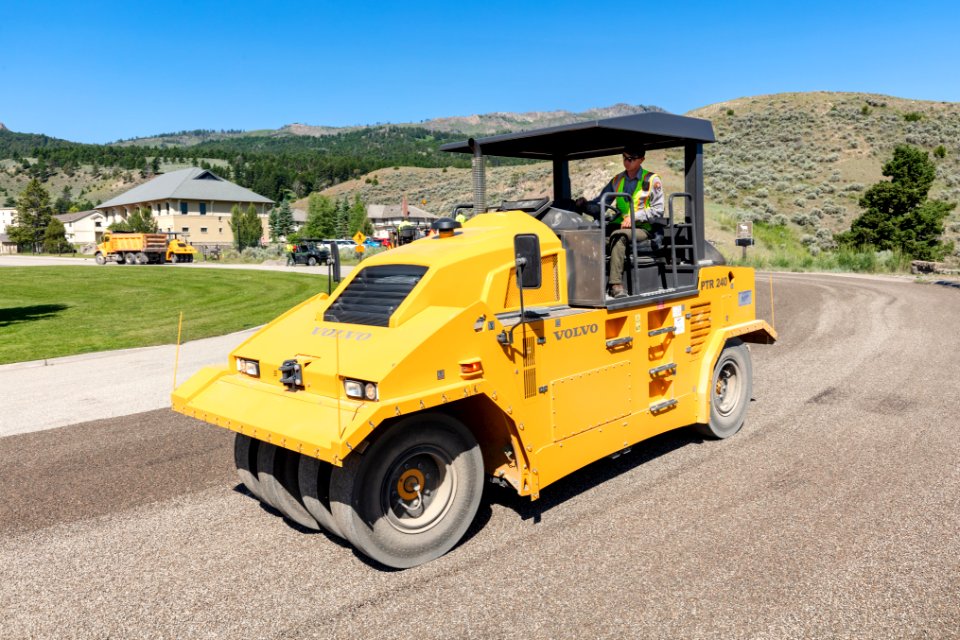 Pneumatic tire roller smooths out the gravel