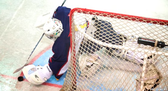 Ice Hockey - Guildford Lightning Vs Bracknell Queen Bees