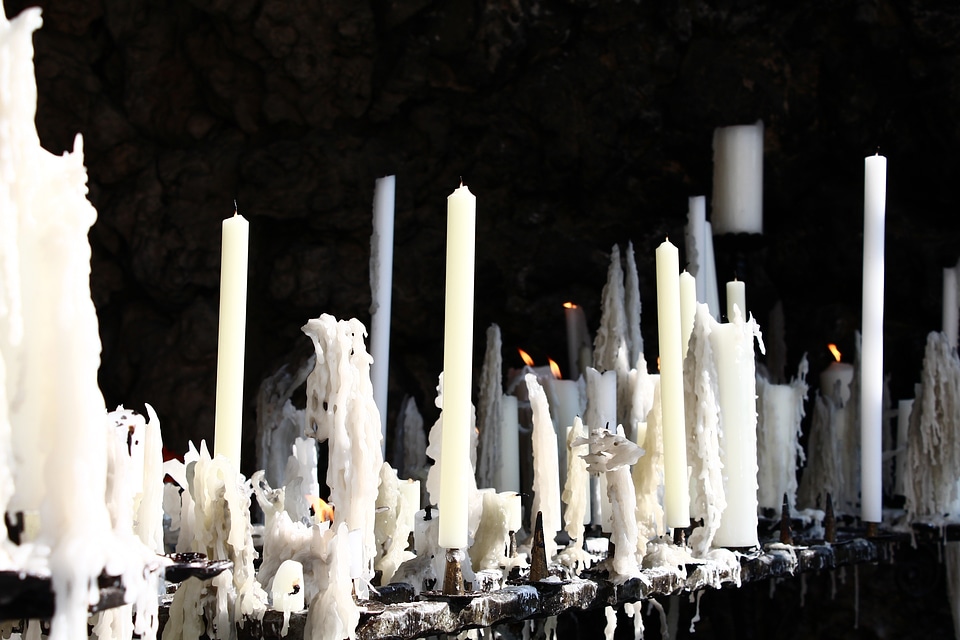 Wax burn wax candle