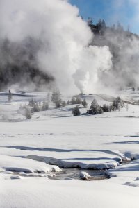 Lion Geyser eruption (2)