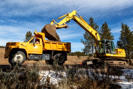 Maintenance crews work to repair a pipeline leak near Canyon Village (4)