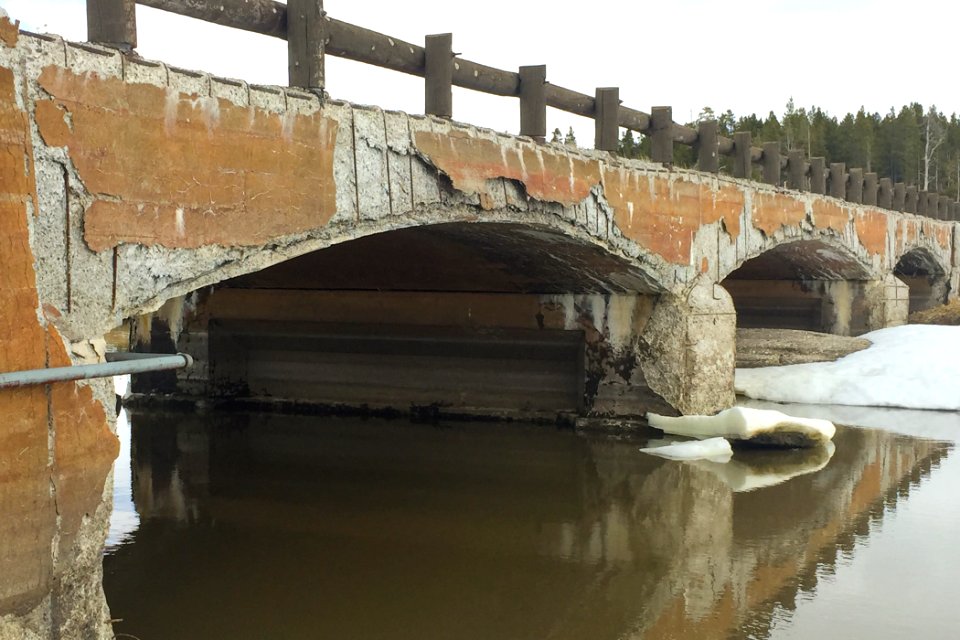 Pelican Creek Bridge project: close up of deterioration