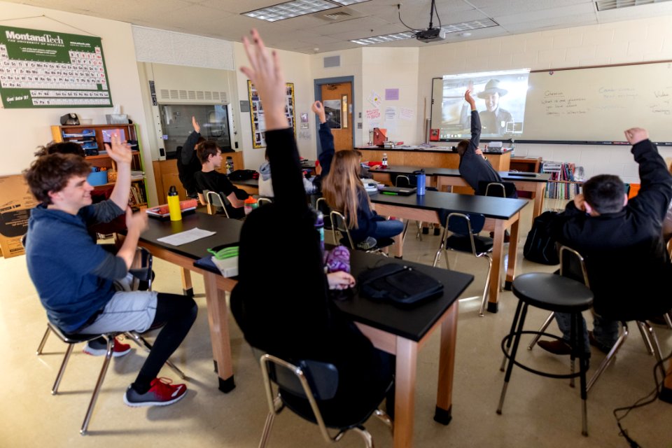 Students video chat with a Yellowstone park ranger (3)