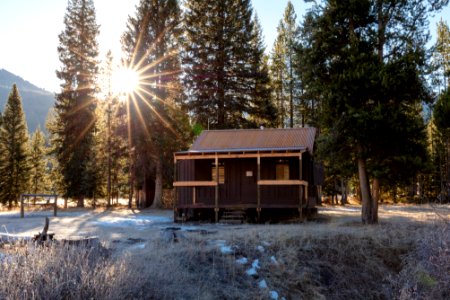 Fall morning at Elk Tongue Patrol Cabin