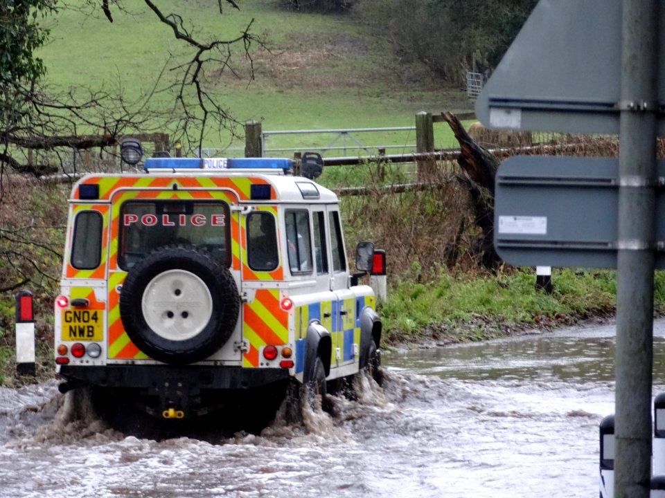 Police Land Rover in Flood (GN04NWB)