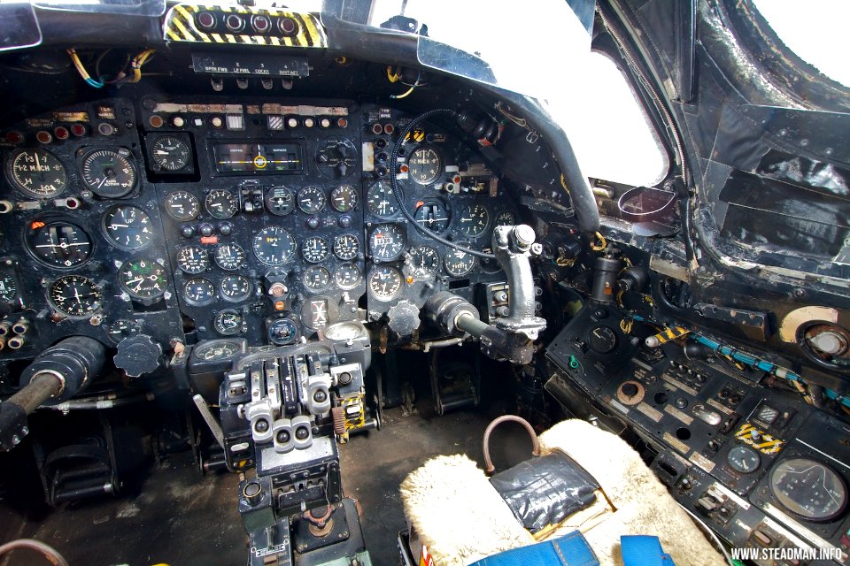 Midlands Air Museum - Vulcan Cockpit