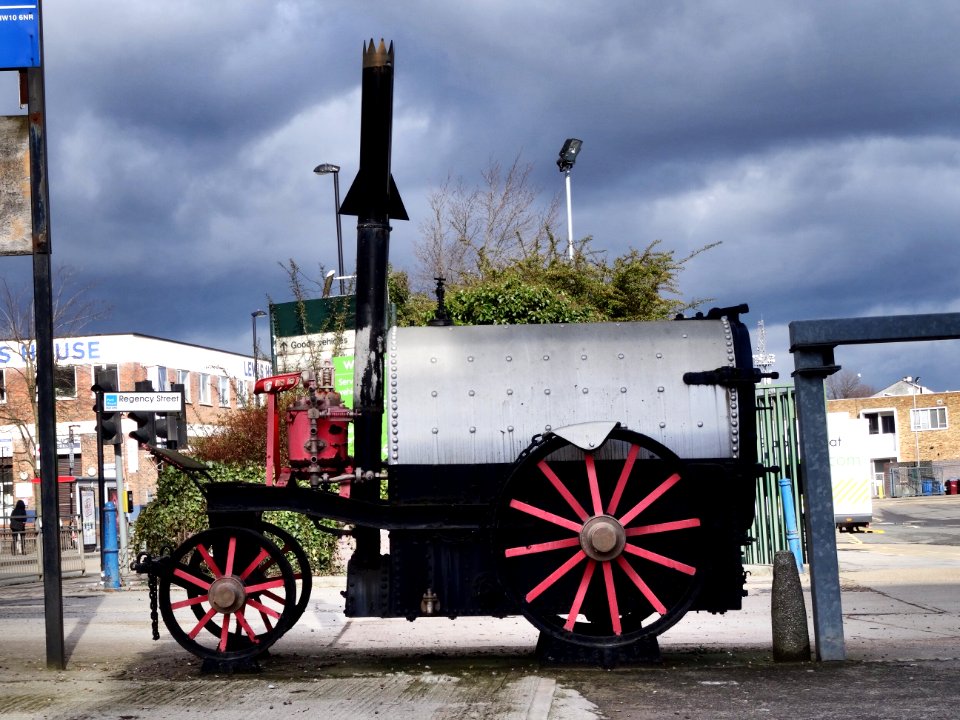 HORSE DRAWN STEAM ENGINE LONDON NW10