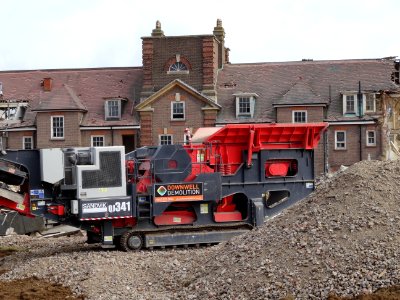 DEMOLITION OF MAIDSTONE HOSPITAL NURSES HOME. THE BUILDING DATES FROM 1920