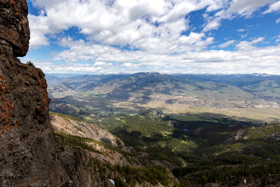 Sepulcher Mountain summit views of Gardiner, MT