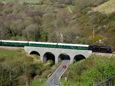 STEAM TRAIN AT CORFE CASTLE DORSET