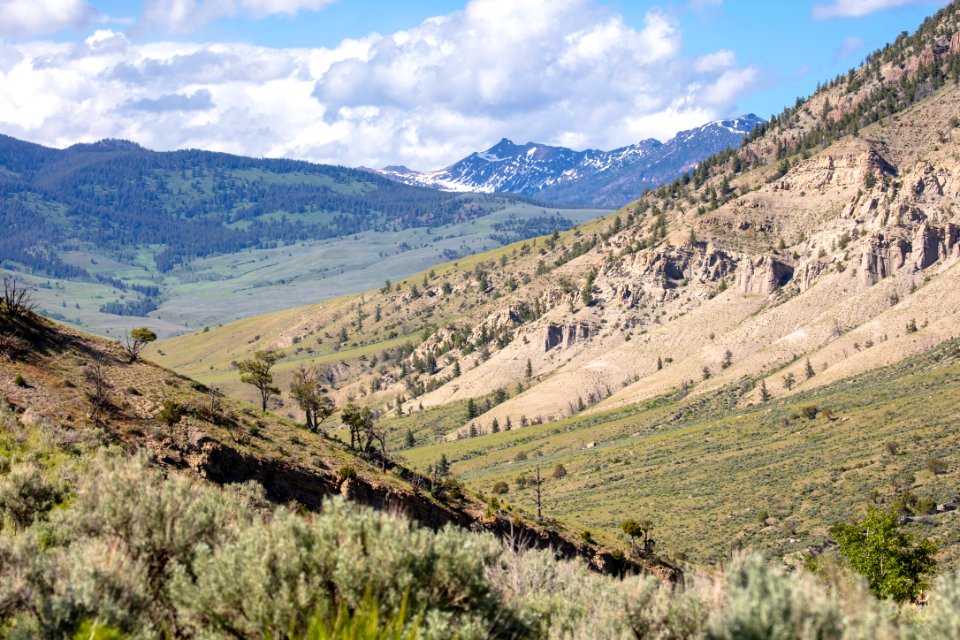 Mountain views from Mammoth Hot Springs