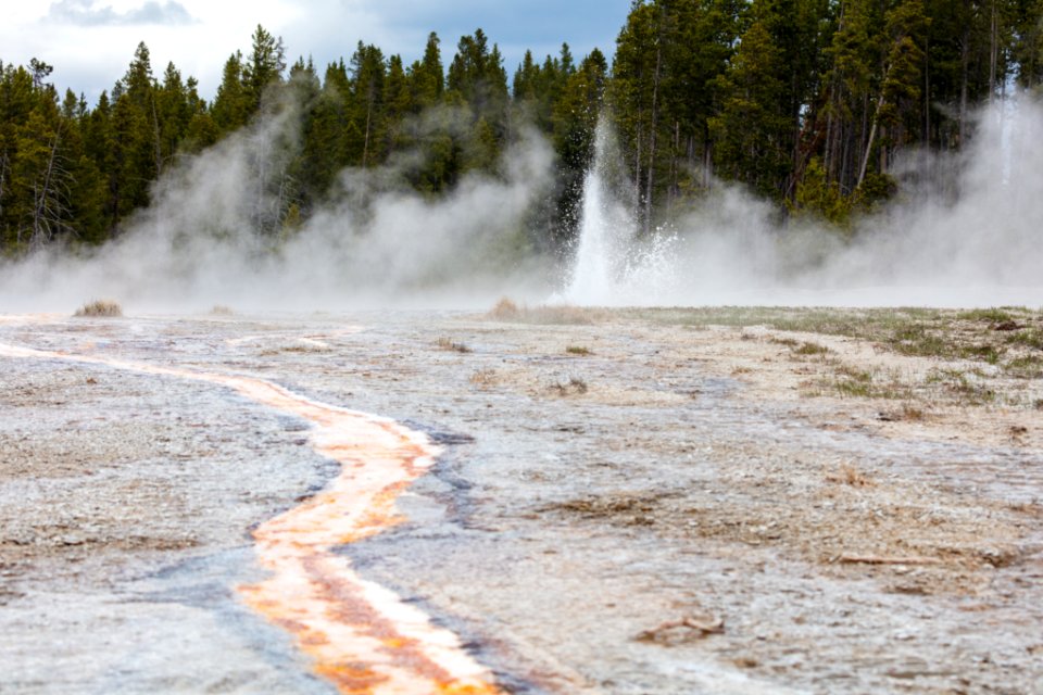 Bead Geyser eruption