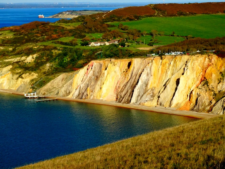 Alum Bay Isle of Wight The home to multicoloured sands. 🐅😀