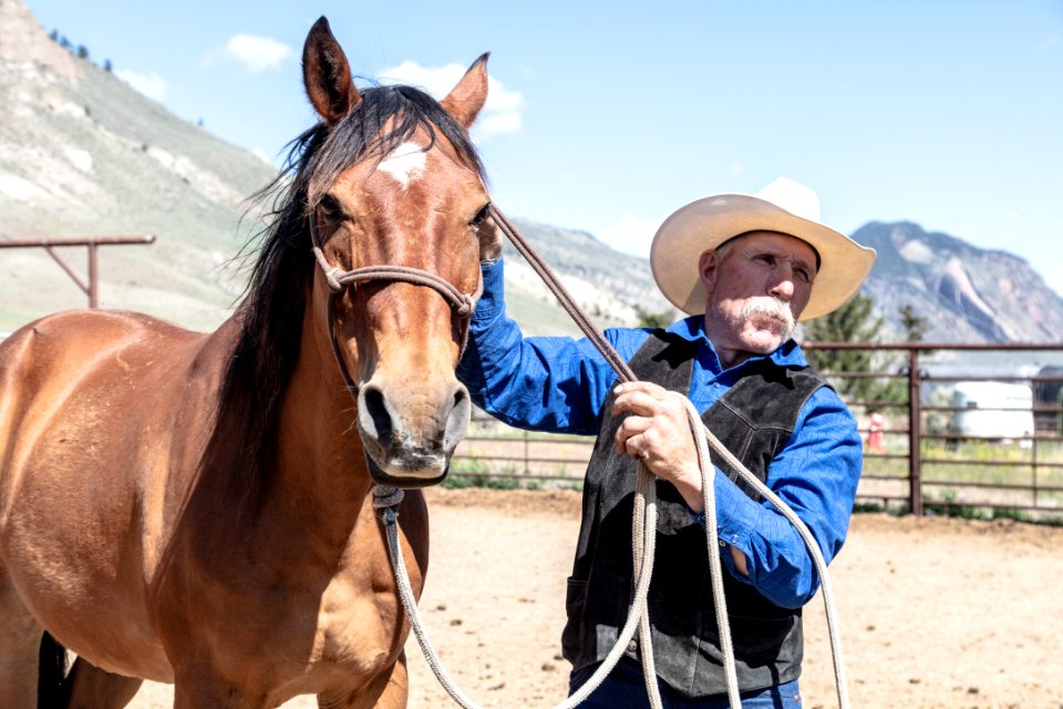 Alvin Pierce teaching the horse safety course at Stephens Creek