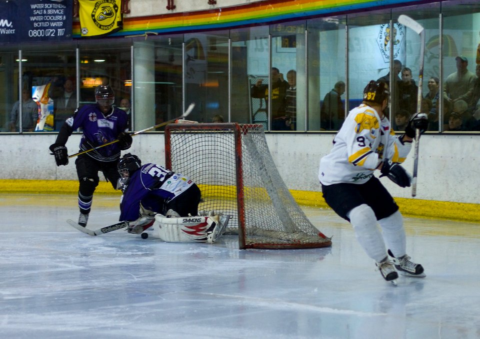 Bracknell Bees Vs Manchester Pheonix