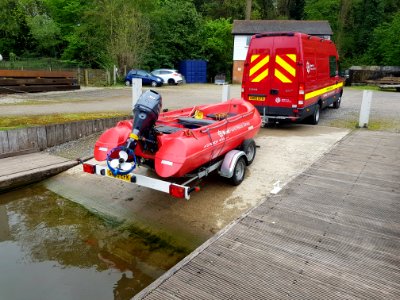 GN60EFK Kent Fire and Rescue River Medway Allington Lock photo