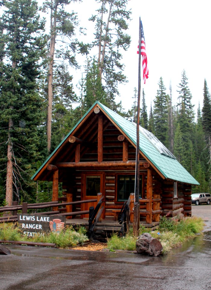 Lewis Lake Ranger Station
