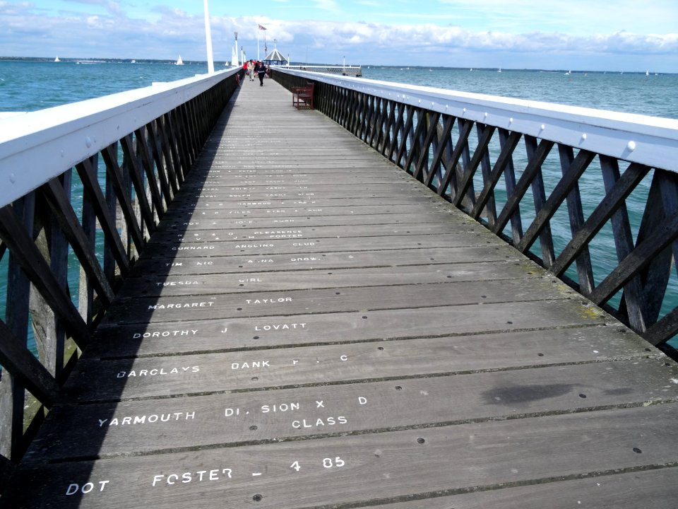 YARMOUTH PIER ISLE OF WIGHT
