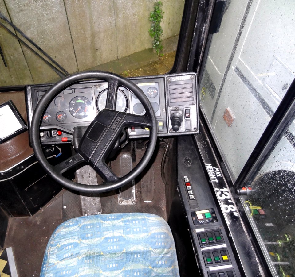 5911 VOLVO OLYMPIAN M911MKM