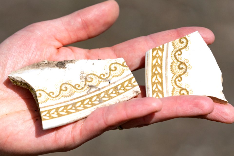 Historic pottery sherds found near the old town of Cinnabar (2)