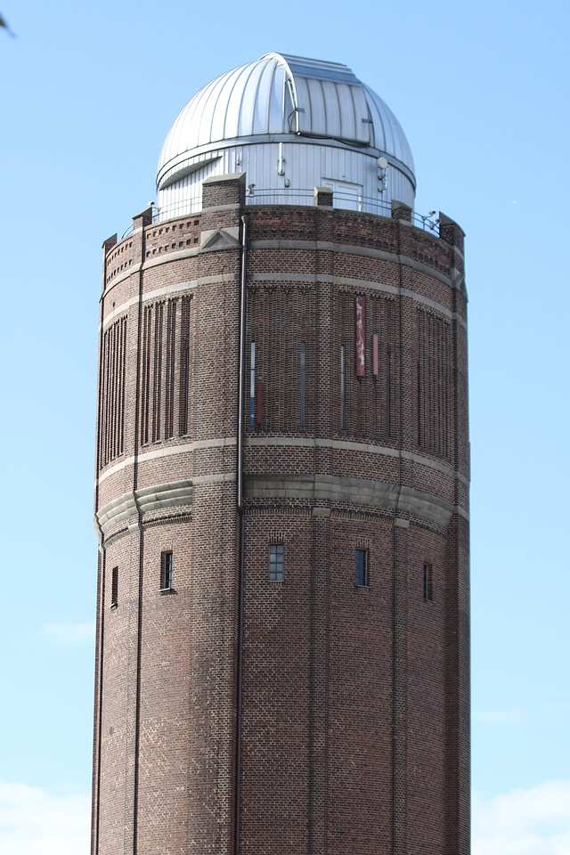 Turn building architecture