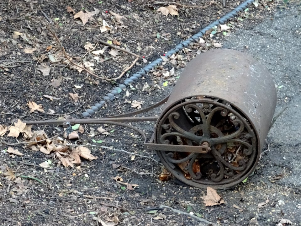 GARDEN ROLLER