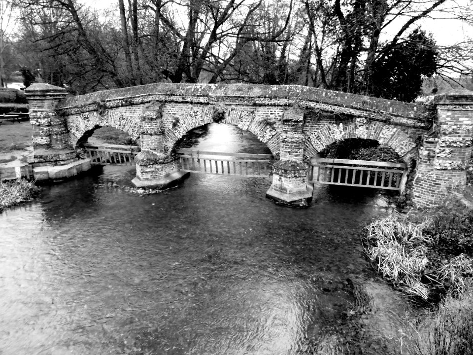 CATTLE SCREEN OVER RIVER DARENT AT FARNINGHAM KENT ENGLAND