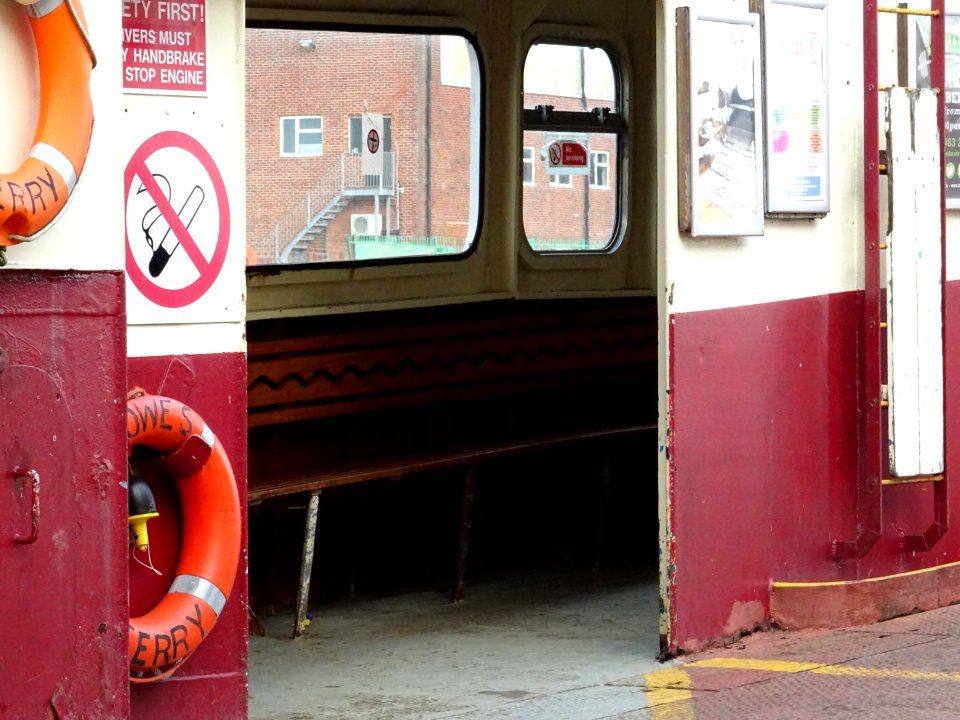 COWES to East COWES chain ferry, Floating Bridge.