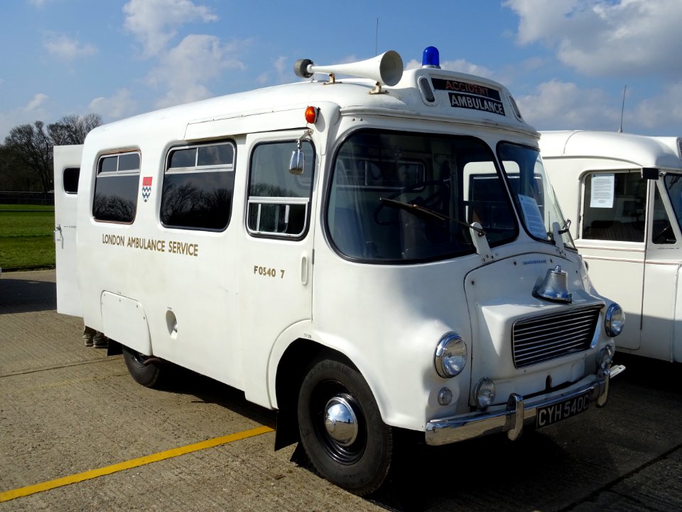 CYH540C LONDON AMBULANCE