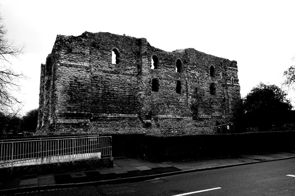Canterbury Castle Closed due to falling ancient rubble