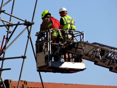 HIGH STREET SEVENOAKS KENT SCAFFOLDING HIT BY HGV