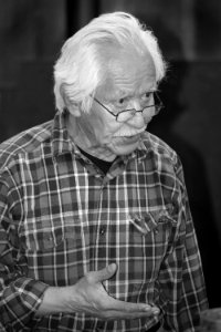 10 - AK - KETCHIKAN - Saxman Tlingit Village (49) master totem pole carver BW
