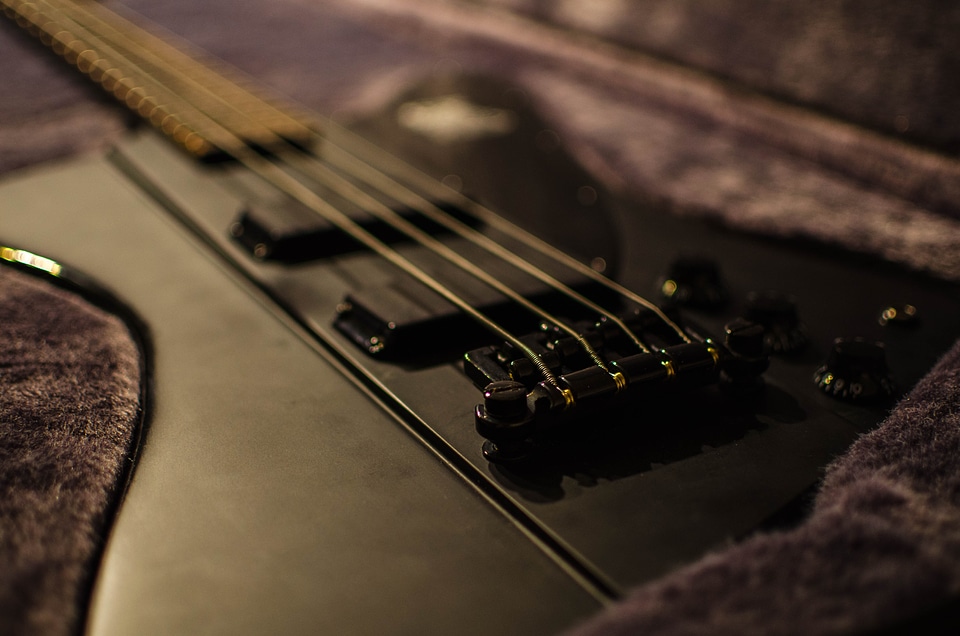 Music e bass bass guitar