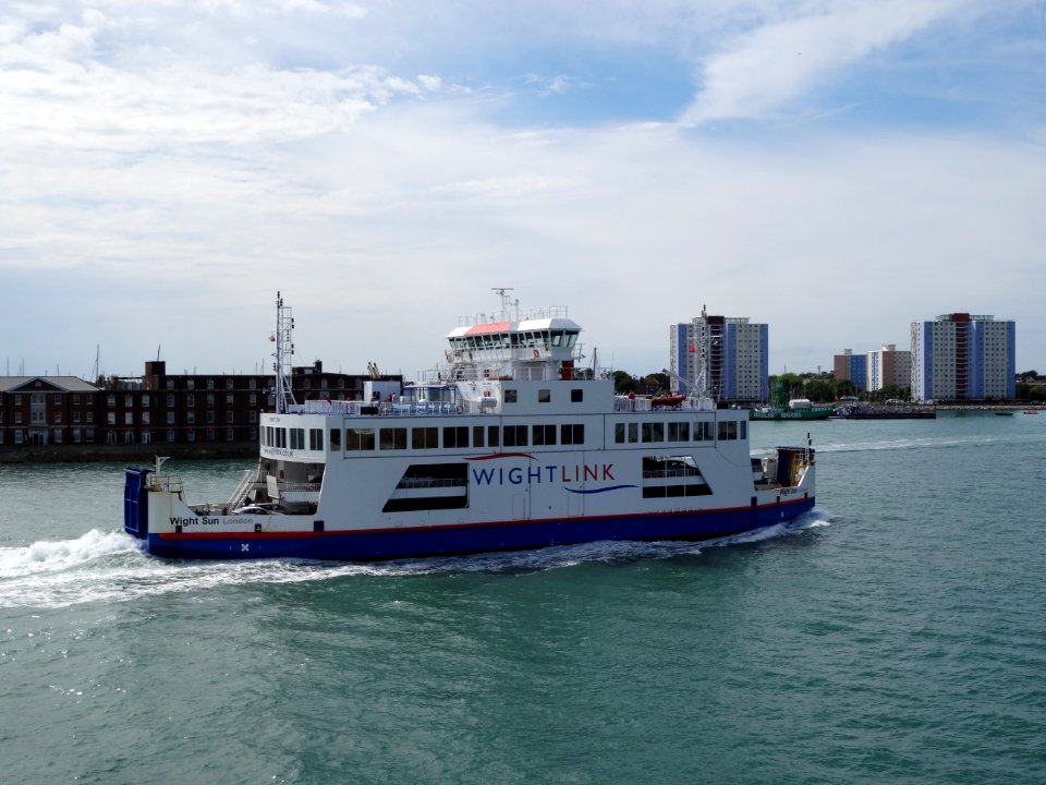 MV WIGHT SUN PORTSMOUTH FISHBOURNE RELIEF SHIP