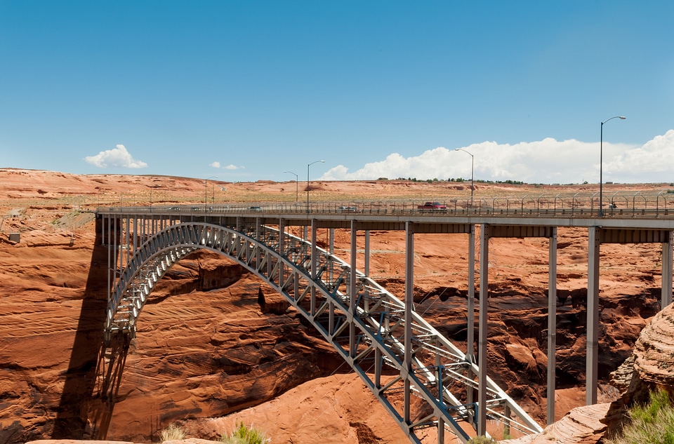 Bridge glen canyon modern constraction