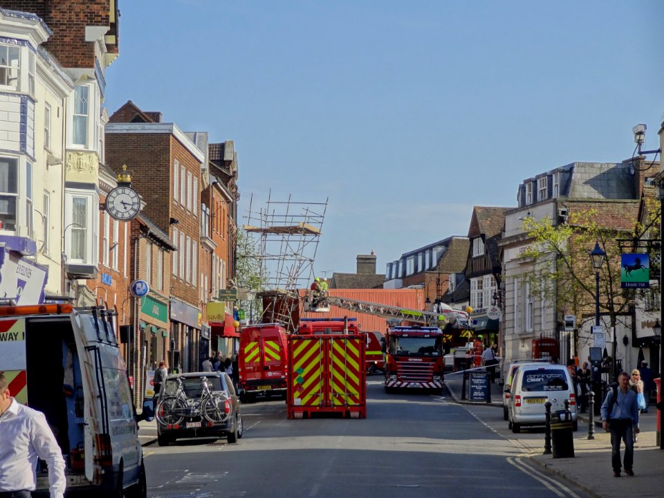 HIGH STREET SEVENOAKS KENT SCAFFOLDING HIT BY HGV