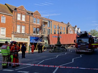 HIGH STREET SEVENOAKS KENT SCAFFOLDING HIT BY HGV