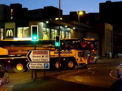 ROAD CLOSED IN MAIDSTONE CRANE STUCK MAKING TIGHT TURN!