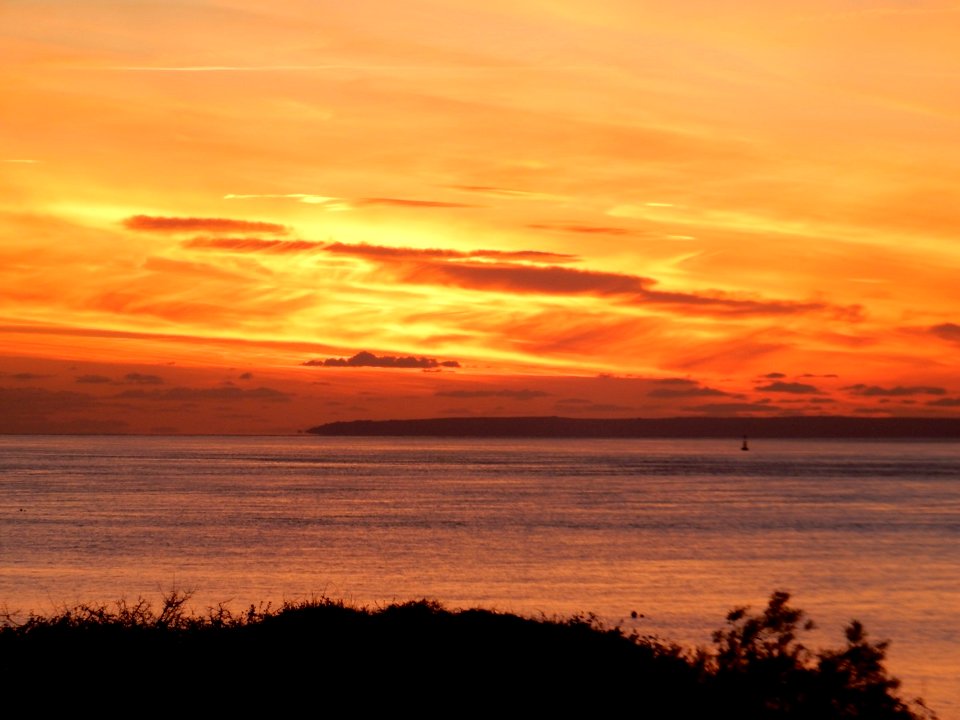 SUNSET FORT VICTORIA ISLE OF WIGHT